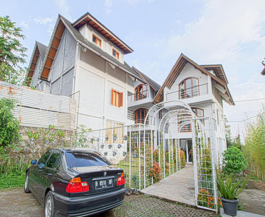 D'Journey Hotel Lembang Exterior foto